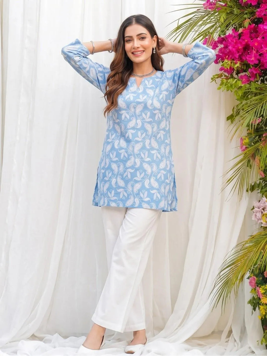 Shreevya : Sky Blue Paisley Printed Straight Kurti