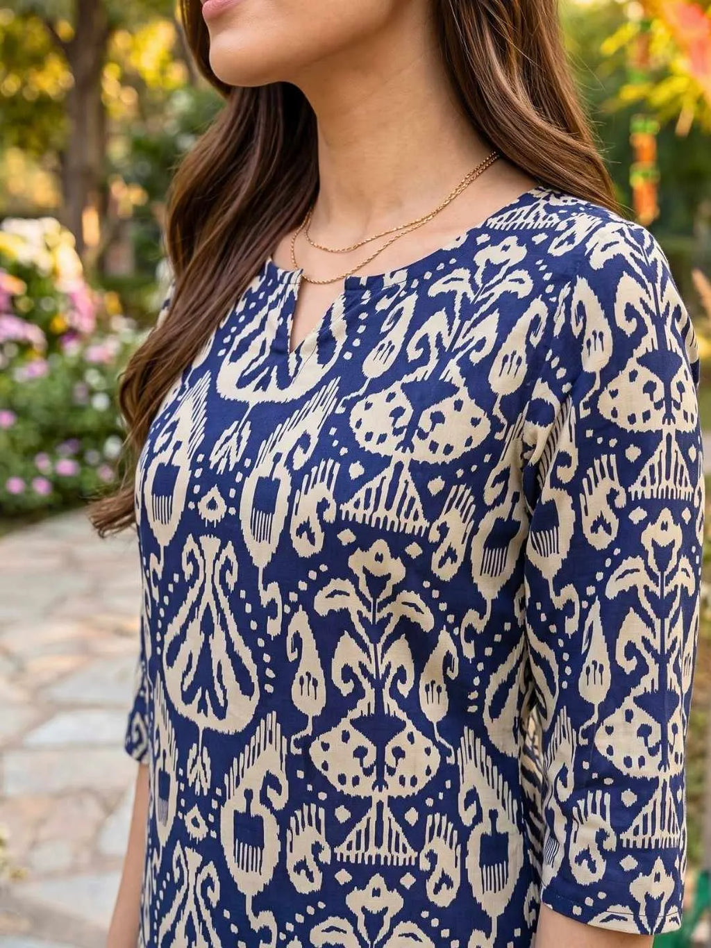 Shreevya : Blue Floral Printed Straight Kurti
