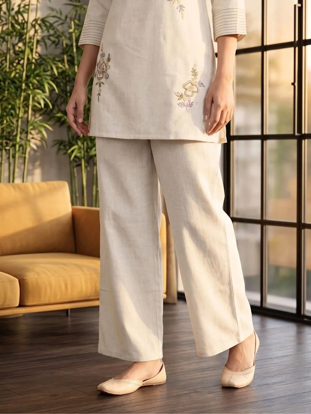 SHREEVYA Aabha Ivory Floral Kurta Set - Bottom Detail