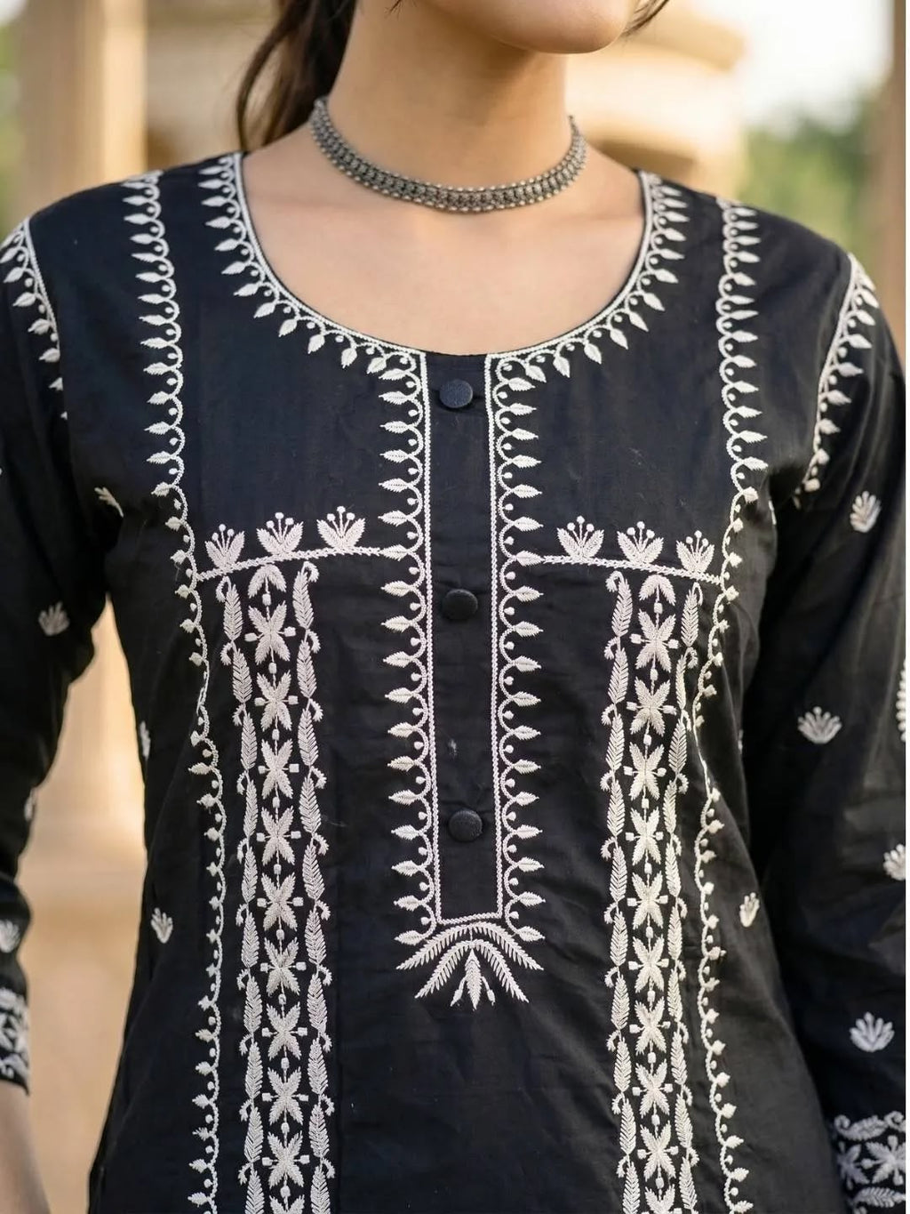 SHREEVYA Noor Black Embroidered Suit - Embroidery Detail
